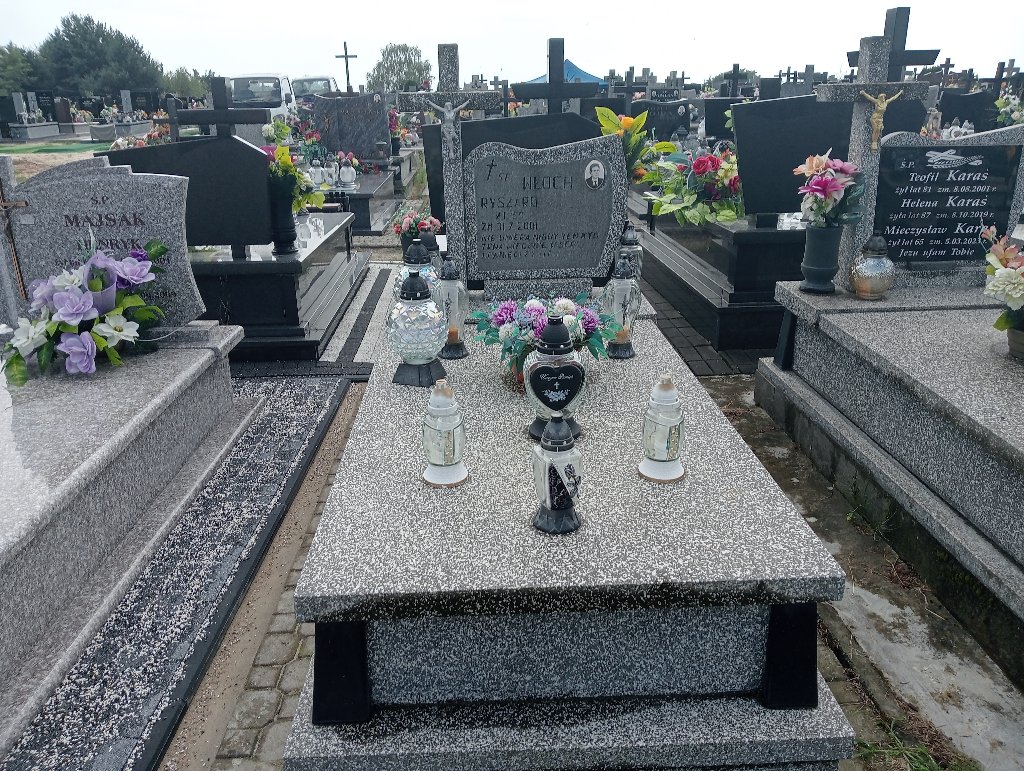 Grób Ryszard Włoch