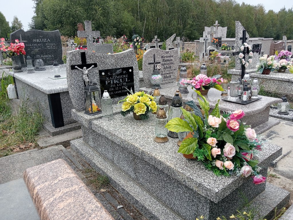 Grób Kazimierz Pikul